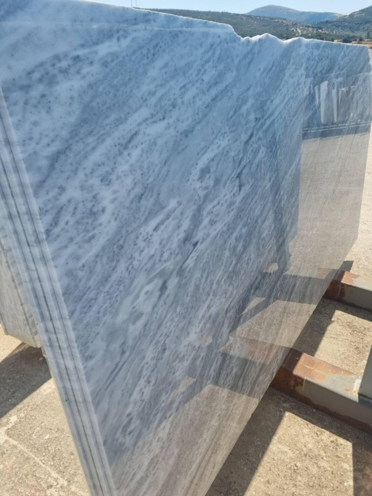 Polished Marmara slabs
